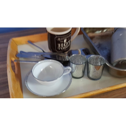 554 - Assorted Kitchen Collection inc; Large Tray, Cake Slicers, Jumbo Mug and Others (x14)