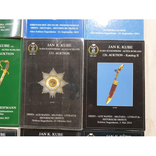 752 - Collection of 11 x 