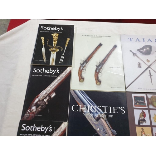 753 - Collection of 11 x 