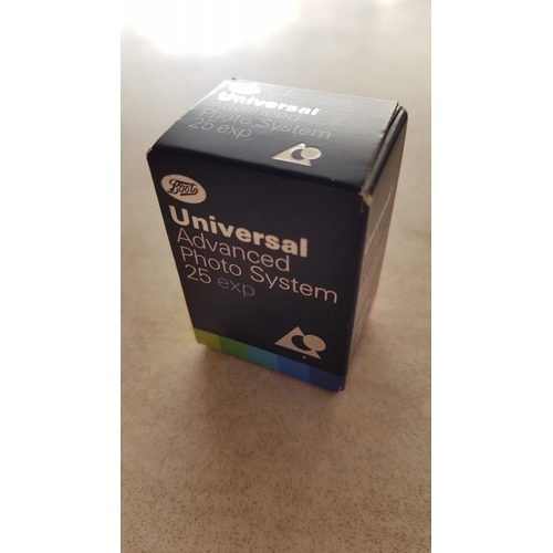 570 - Canon EOSIX7 EF 200m Lenses Ultrasonic (EF 22-55mm) Extra one Film (Boxed) and Case