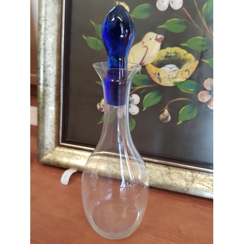 573 - Vintage Style Wine Set Decanter with Stopper and 4 x Wine Glasses (Engraved Glasses and Blue and Tra... 
