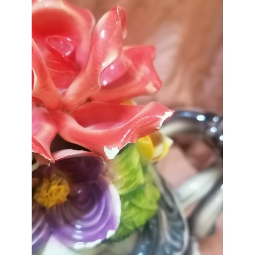702 - Capodimonte Style Urn Type Pot with Lid on Lower Plate (H:30 x 34 x 19cm)