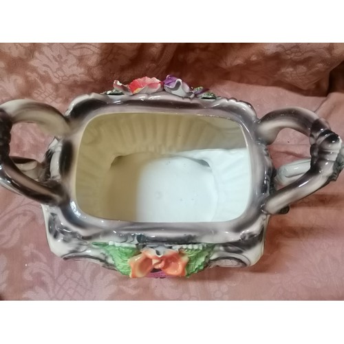 702 - Capodimonte Style Urn Type Pot with Lid on Lower Plate (H:30 x 34 x 19cm)