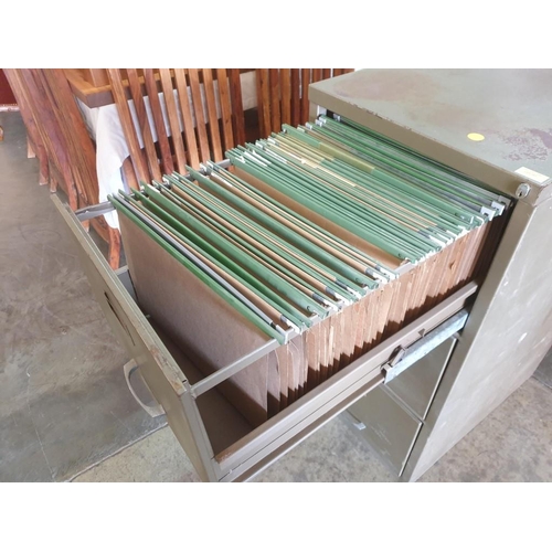 197 - 3-Drawer Metal Filing Cabinet with Qty of Hanging Files (Approx. 49 x 66 x 100cm)