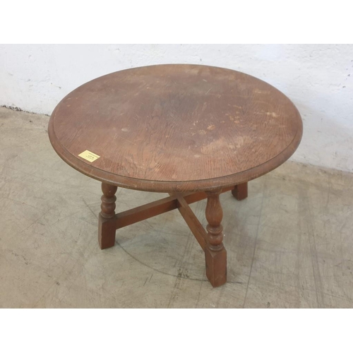 70 - Vintage Solid Wood Round Side Table with Turned Legs (Approx. Ø:61cm, H:43cm)
