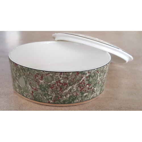 205 - Wedgwood Bone China Humming Birds Large Round Trinket Box (Ø:13cm)