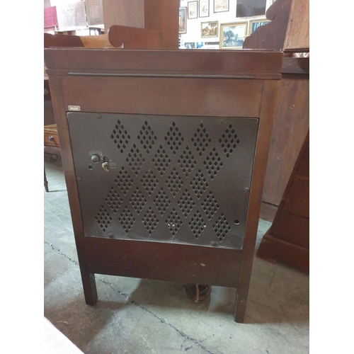 21 - Antique 'G Marconi' Radiogram (Q286) with Turntable in Fitted Wooden Case with Lift-up Lid and Built... 