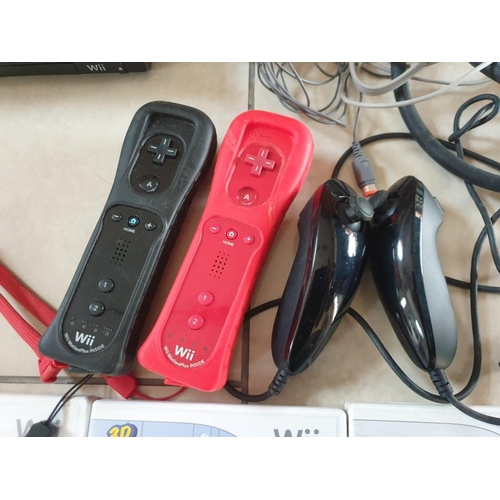 106 - Nintendo Wii (Model No. RVL-101) with 2 x Pairs of Controllers, Disney Infinity and 9 x Games, etc (... 