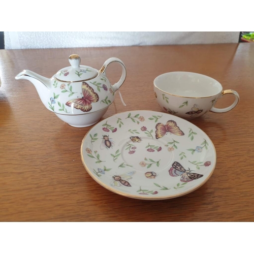 116 - Duchess 'Harebell' Bone China (England); 4 x Dinner Plates and 2 x Side Plates, Together with Adelin... 