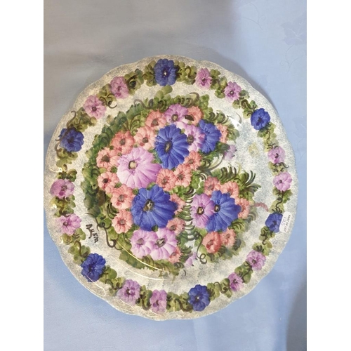 125 - Hand Painted Ceramic Set of 2 x Wall Hanging Plates (Approx. Ø: 35 and 29cm), Together with Matching... 