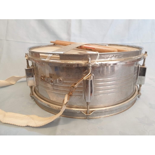 165 - Drum with Drum Sticks (Ø: 37cm, H: 16cm)