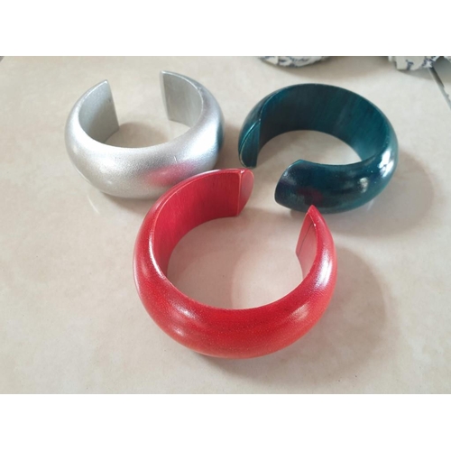 195 - Box of Approx. 65 x Wooden Bangle Bracelets, Assorted Colours