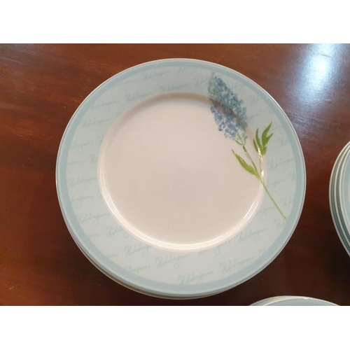 262 - Qty of China Pearl 'Hyacinth Blue' Tableware; 4 x Dinner Plates, 4 x Side Plates, 3 x Bowls, 4 x Cof... 