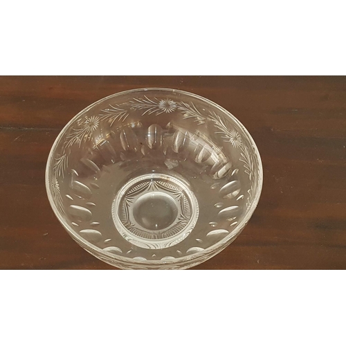 315 - Vintage Crystal Fruit Bowl (Ø23.5cm) with Floral Pattern