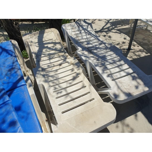 386 - Set of 4 x Sunbeds with Blue Cushions