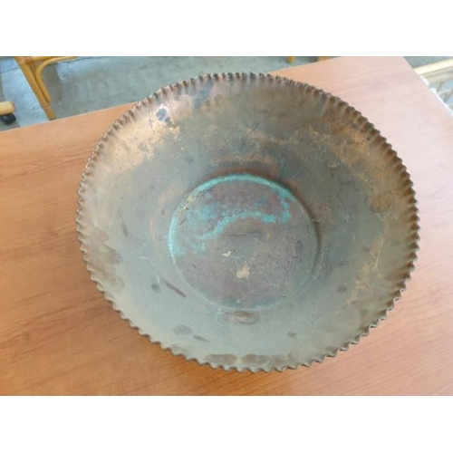 151 - 'Rhodesia Royal Sable Copperware' Vintage Copper Bowl with Decorated Rim (Approx. Ø: 26 x H: 9cm)