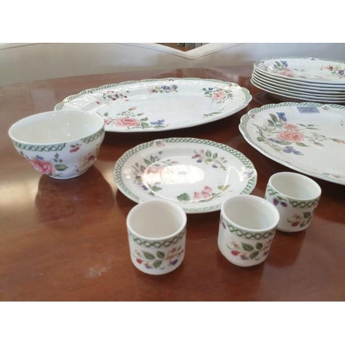 226 - Royal Doulton 'Victorian Garden' China Tableware, Incl. 7 x Dinner Plates, Large Oval Platter, Round... 