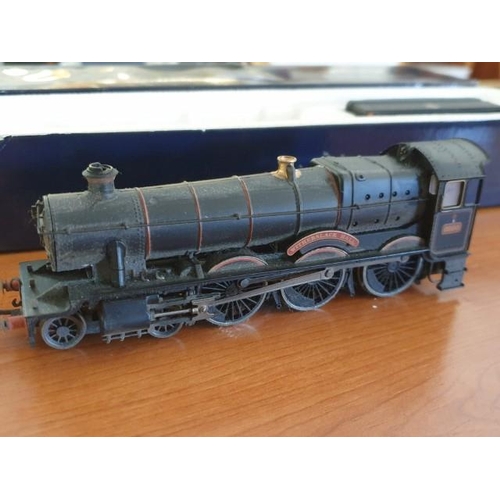 230 - Bachmann 'Branch-Line' 1:76 Scale Model of Locomotive Train, '31-775', Modified Hall 6990 