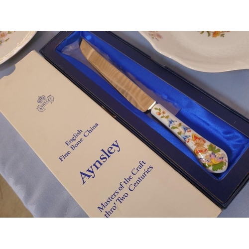 76A - Aynsley Boxed Cake Knife & 4 x Dishes 