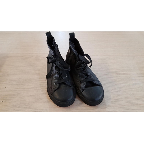 853 - Pair of Black Sport Children Shoes (Size 31)