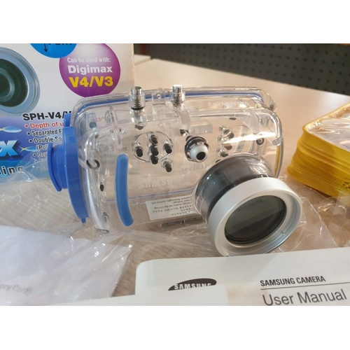 860 - Samsung Underwater Digital Camera Set; Samsung Digimax V4 Camera with 2 x Underwater Housings (SPH-V... 