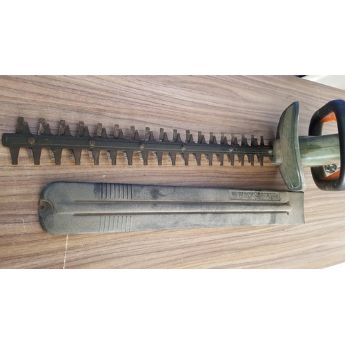 At Auction: Black & Decker Hedge Trimmer 22 blade