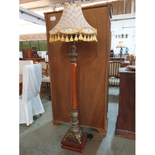 103 - Large Impressive Classical Style Floor Standing / Standard Lamp with Turned Wood Upstand, Decorative... 
