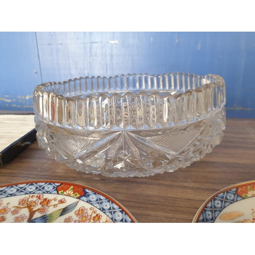 93 - Crystal Fruit Bowl (Approx. Ø: 22cm), Together with Set of 4 x Chinese Plates with Oriental Decorati... 
