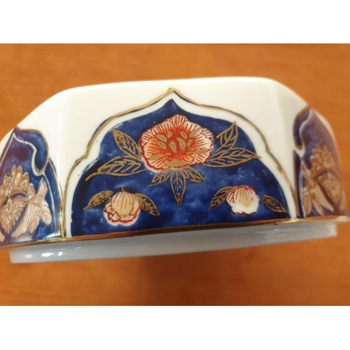 72 - Large Hand Painted Oriental Lidded Dish with Cobalt Blue & Gold, Flowers & Birds (Approx. Ø: 18cm, H... 