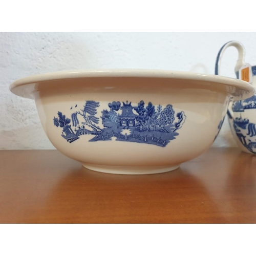 71 - Wedgwood 5-Piece Chamber Set in the Blue & White 'Willow' Pattern with Oriental Scenes; Large Jug & ... 
