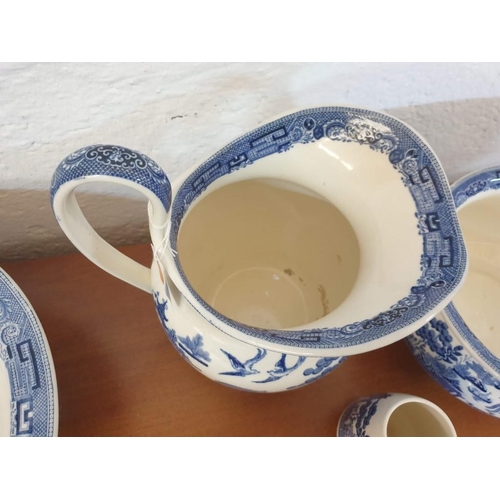 71 - Wedgwood 5-Piece Chamber Set in the Blue & White 'Willow' Pattern with Oriental Scenes; Large Jug & ... 