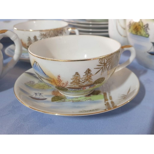 136 - Vintage Porcelain Tea Set, 'Sunny China', Made in Japan, Incl. Tea Pot, Serving Plate, 6 x Side Plat... 