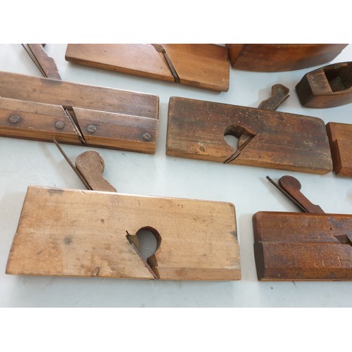 78 - 13 x Antique Woodwork / Carpenter's Tools; Planes, Gliders. Scribes, Set Squares (13)