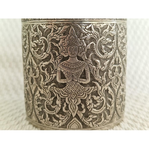 203 - Decorative Chinese(?) .900 Silver Lidded Pot, (Approx. H: 9cm, Ø: 8cm, Weight: 148g)

* Tested with ... 