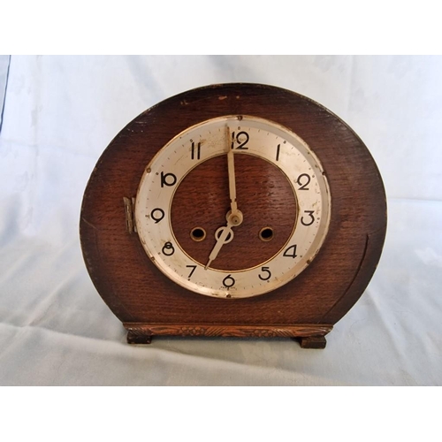 108 - Collection of 4 x Vintage Wooden Mantel Clocks; 2 with Quartz Movements and 2 with Mechanical Moveme... 