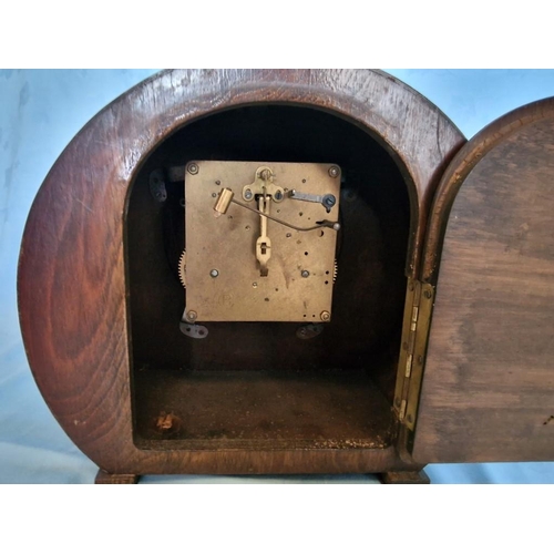 108 - Collection of 4 x Vintage Wooden Mantel Clocks; 2 with Quartz Movements and 2 with Mechanical Moveme... 
