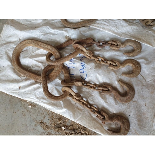 688 - 4 x Heavy Duty Lifting Chains (Approx. 10, 13 & 15mm Chains)