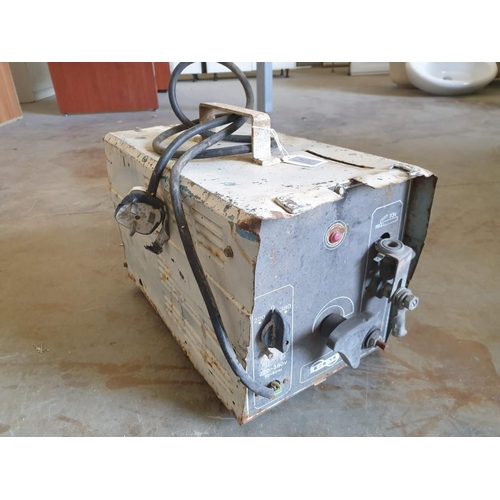 687 - Welder (a/f, untested)