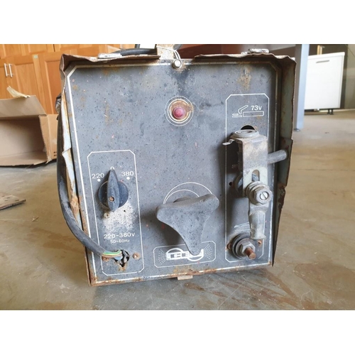 687 - Welder (a/f, untested)