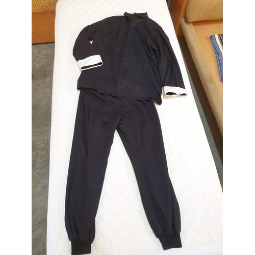 700 - Tai Chi / Oriental Style Outfit (Jacket and Trousers), Size M