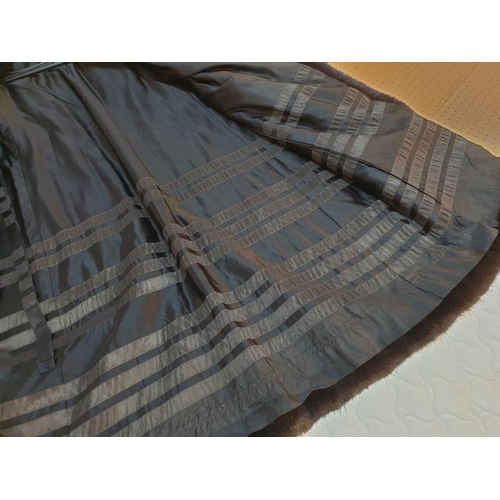 701 - 'Ingold Interlaken' Mink Fur Jacket (L:108cm, Sleeve L:52cm)
