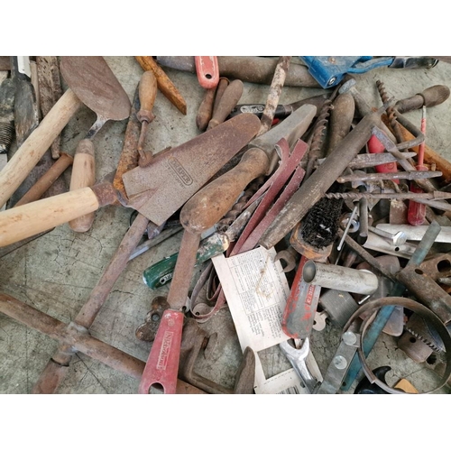 475 - Large Qty of Assorted Tools; Vintage Drills, Lump Hammer, Sockets, Spades / Trowels, Chisels, Saws, ... 