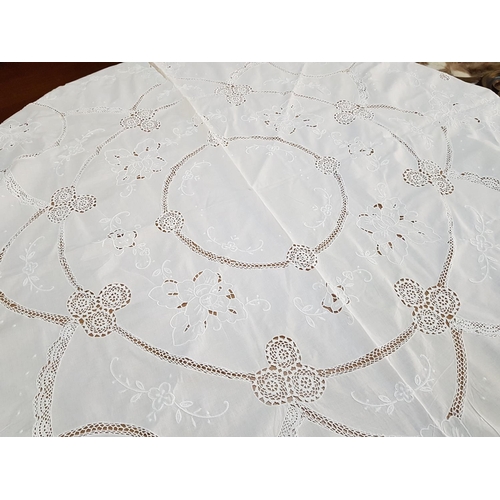 351 - Round Hand Embroidery Tablecloth (Ø168cm)