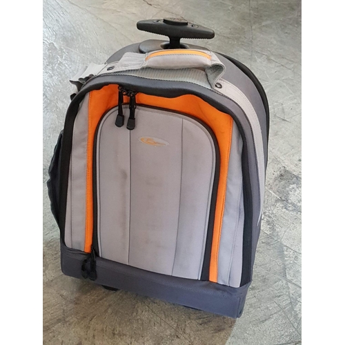 393 - 2 x Travel / School Backpacks with Wheels and with Pull - Out Handle Together with Lunch Box / Coolb... 