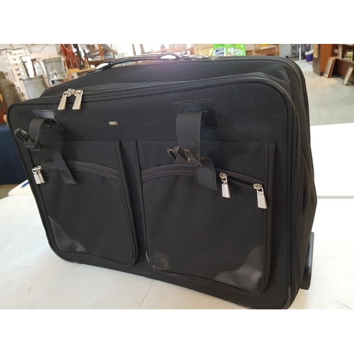 396 - Travel Set, Large Black Suitcase and Cabin Suitcase Both on Wheels and with Pull - Out Handle (A/F)