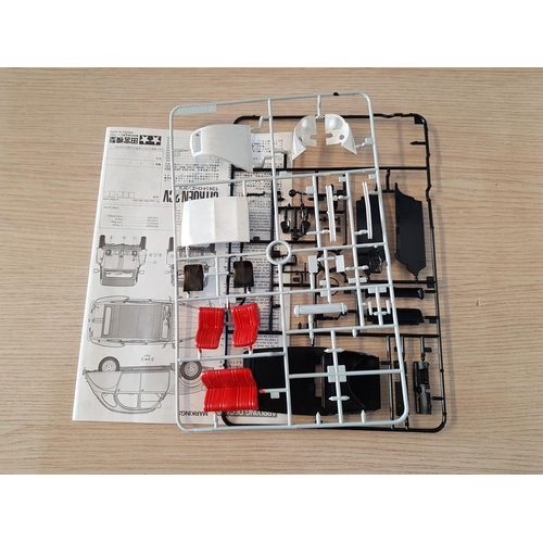 421 - Citroen 2CV Model Kit (Highly Detailed Static Display Model)