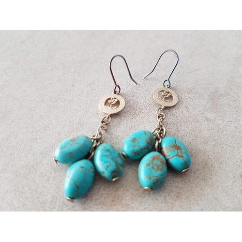 434 - Turquoise Necklace with Pair of Matching Earrings