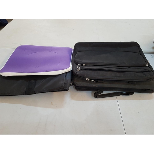 449 - Collection of 4 x Laptop Bags / Laptop Covers (A/F)