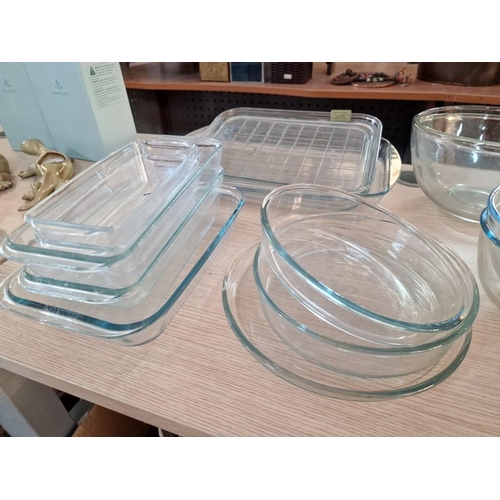 531 - Box of Assorted Pyrex Bowls and Dishes