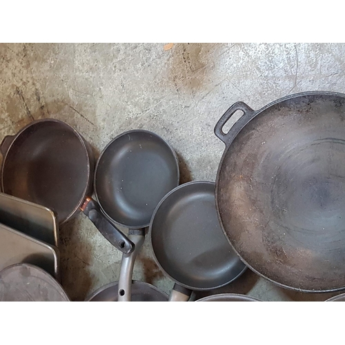 270 - Various of Pans and Woks inc; Cast Iron Round Pan (11pcs)